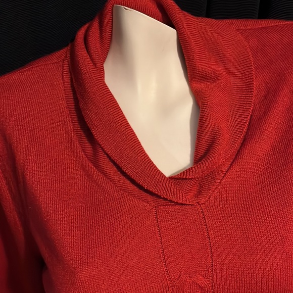 Red cowl neck sweater - Picture 2 of 4